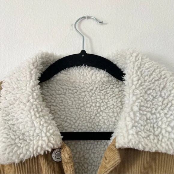 Brandy Melville John Galt Corduroy Sherpa Lined Trucker Jacket - Picture 7 of 11